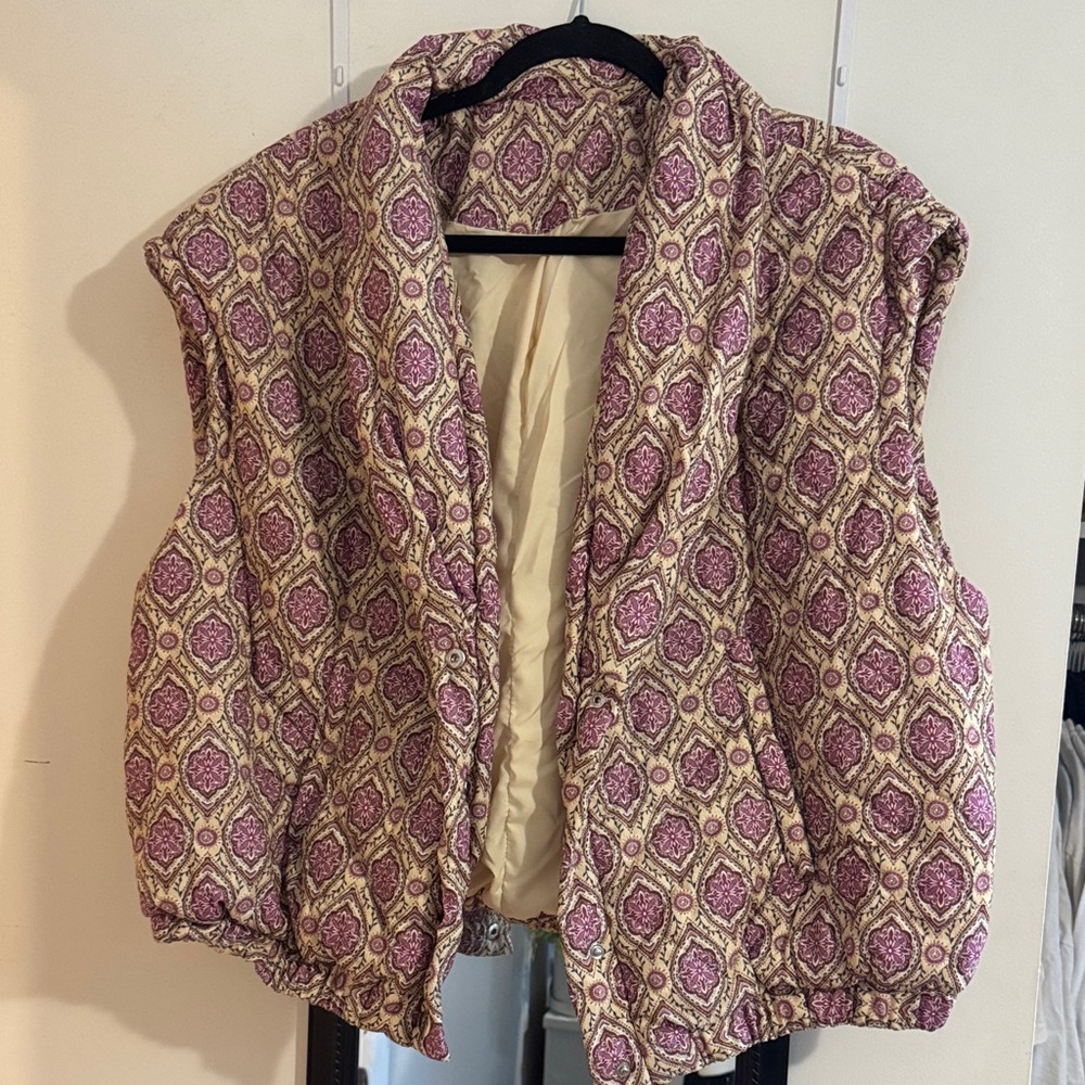 SHEIN Pink and Cream Patterned Vest